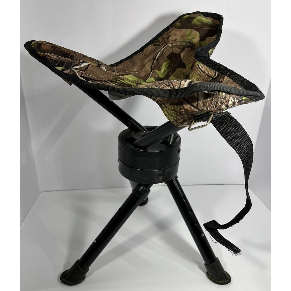 Ameristep Tripod Swivel Stool in Mossy Oak Break-Up Country Camo